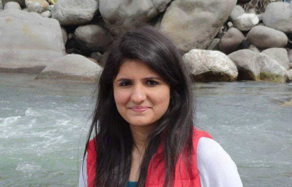 प्लेन क्रैश में हिमानी की मौत, करियर की पहली उड़ान ही थी|