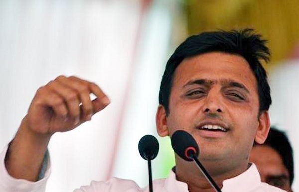 अखिलेश के पास तो गधे जैसा दिमाग भी नहीं है: शहीद के पिता