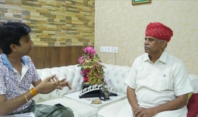 डॉ कुमार विश्वास ने राजस्थान की दो हस्तियों से की मुलाकात
