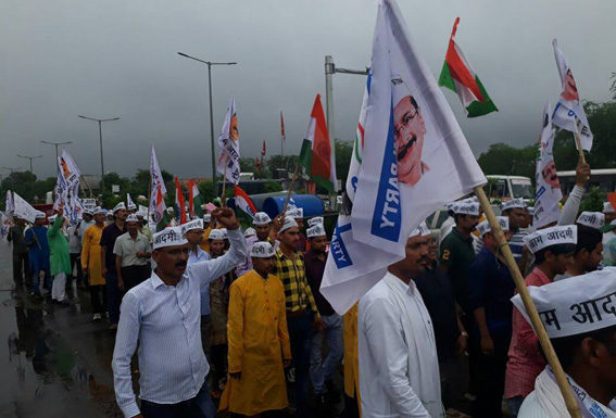 जीएसटी के विरोध में आप ने निकाली जन चेतना रैली, बड़ी संख्या में जुटे व्यापारी