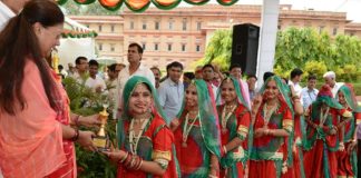 the-backbone-of-an-employee-official-government-chief-minister-vasundhara-raje