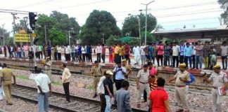 The casualty took the life of five passengers, got hit by a super fast train
