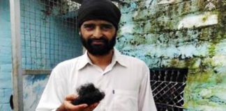 The peak katva gang is now seen on the men, a Sikh young man's beard in UP