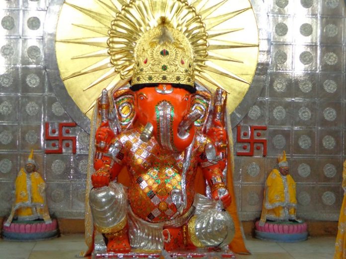 Maritim is Motitungari Ganesh idol, Ganesh Charturi