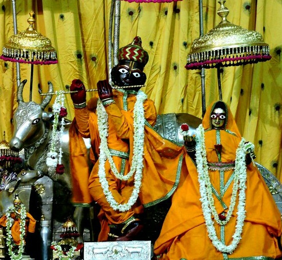 Jaipur kings three saved Krishna Deity