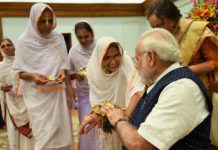 sharabati-devi-the-widow-of-103-year-old-rakhi-bandi-to-prime-minister-narendra-modi