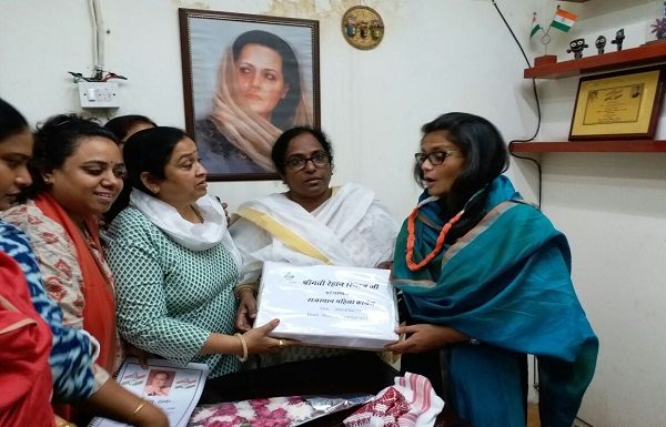 Women Congress files documents of signatures to National President