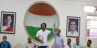 Congress leaders including pilots and Khatriwas will oppose raising rates of petrol and diesel after traveling in Togo and bullock cart