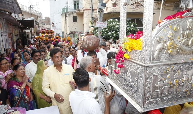Thakur ji - Jal Vihar
