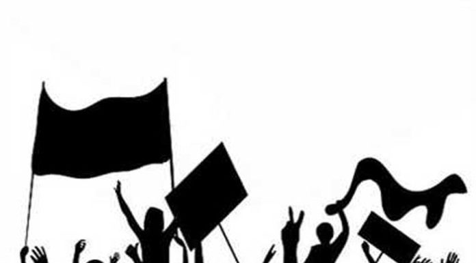 10 दिन गांव बंद- किसानों ने नहीं बेचा दूध