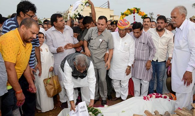 died-with-state-honor-digambar-singhs-funeral