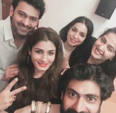 Raveena posted with Selfie 'Bahubali'
