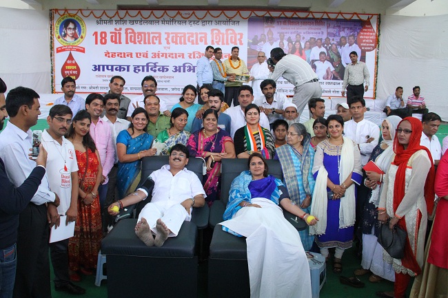 416-blood-donation-in-shashi-khandelwals-memory