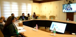 farmers-get-crop-insurance-plan-on-time-chief-minister