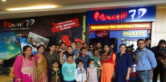 Children's cancer patients celebrated by celebrating cake and watching movie