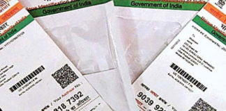 Supreme Court asks Center to respond to petitions challenging the legality of Aadhaar law