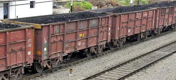 coal train Pollution Problems: The idea of using closed trucks, rail wagons for coal transportation