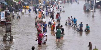 DMK avoided showdown in the rain-affected 8 districts against the ban on black money