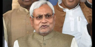 Nitish condemns GST critics