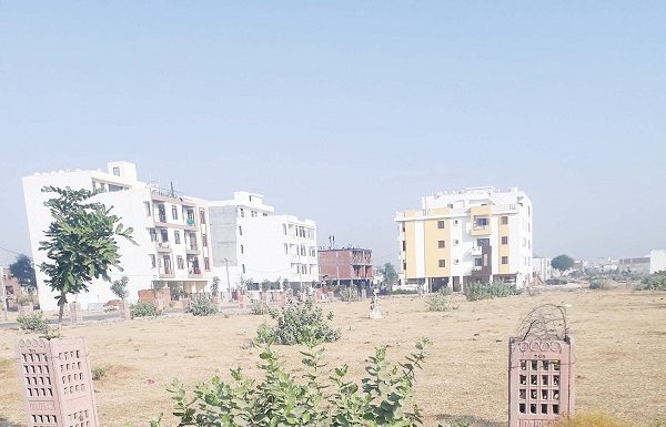 अवैध निर्माणों का गढ़ बनता पृथ्वीराज नगर का गोकुलपुरा Gokulpura of Prithviraj Nagar becomes a stronghold of illegal constructions