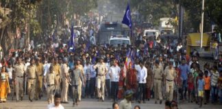 Attack-on-buses-in-mumbai
