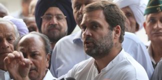 Congress has called "the politics of the Modi government" to put Rahul behind the Republic Day celebration
