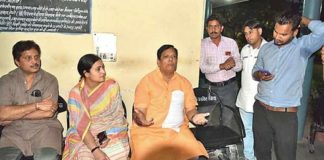 kaali charan saraf, suman sharma, ashok garg, fight