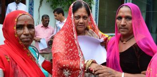 Jalore, women tied, chief Minister raje, Rakhi