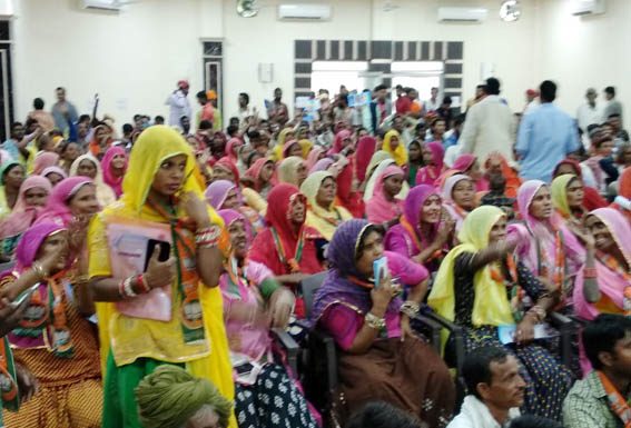 raajasthaan kee mukhyamantree shreematee vasundhara raaje ke samrddh sashakt raajasthaan ke vikaas se prerit hokar raahul gaandhee ne bhee kaangres sangathan mein mahilaon kee bhaageedaaree 50 pheesadee badhaane ka aashvaasan diya hai.