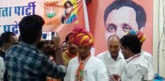 vimukt ghumantu evan arddhaghumantu janajaati prakoshth dvaara bhaajapa pradeshaadhyaksh madanalaal sainee jee ka abhinandan