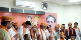 sangariya vidhaanasabha kshetr ke guradeep sinh shaahapeenee apane samarthakon ke saath bhaajapa mein hue shaamil