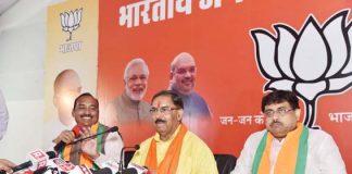 kaangres ka ghoshana patr keval aupachaarikata: chatuverdee