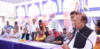 shahar ka vikaas ho votar kee praathamikata : do. kalla