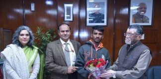 Santosh Gangwar has food delivery boy for a reward of Rs 1 lakh