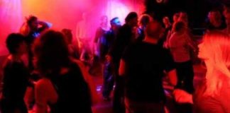 सुप्रीम कोर्ट का फैसला: मुंबई में फिर खुल सकेंगे डांस बार, मगर इन शर्तों के साथ