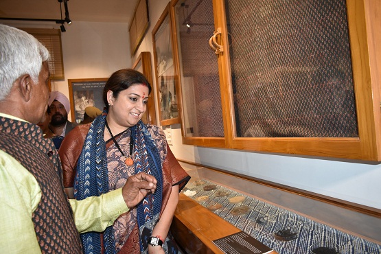 Titanwala Museum, Smriti Irani, Handblock printing