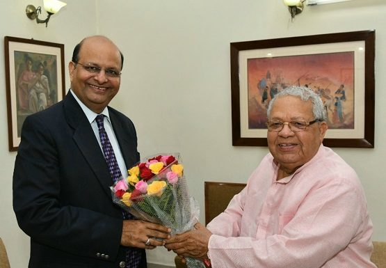 राज्यपाल से कार्यवाहक मुख्य न्यायाधीश मिले