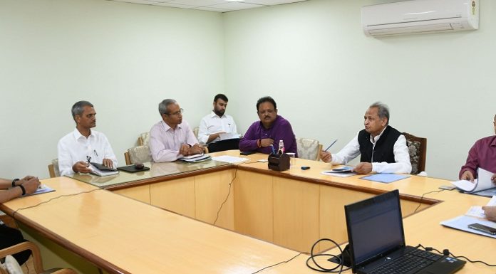 मुख्यमंत्री अशोक गहलोत की मार्मिक अपील, हर परिवार अपने अतिरिक्त दो गरीबों के लिए खाना बनाए