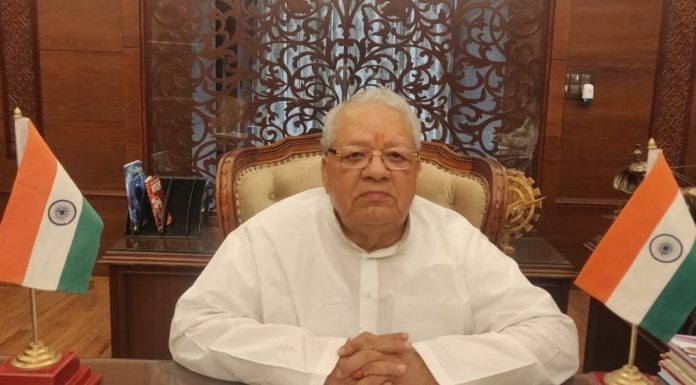 इस वक्त घर में रहना ही देश की सच्ची सेवा