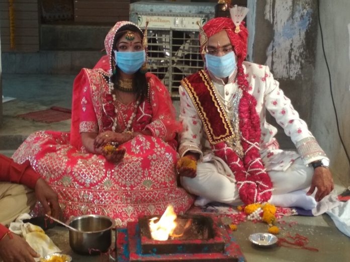 Unique wedding, Lok Down