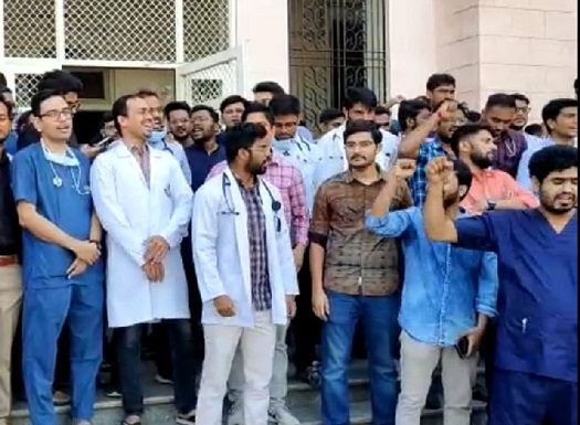 बॉन्ड पॉलिसी के तहत जमा डॉक्टयूमेंट डॉक्टर्स को लौटाने होंगे