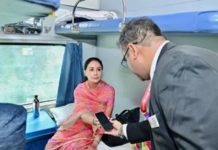 दीया कुमारी ने ट्रेन से किया अजमेर का सफर